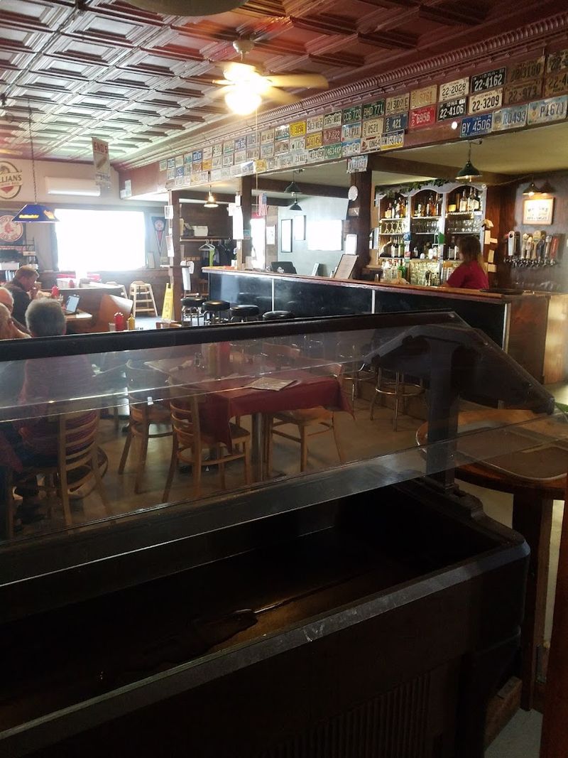 A Roadhouse Atmosphere That Feels Genuinely Lived-In