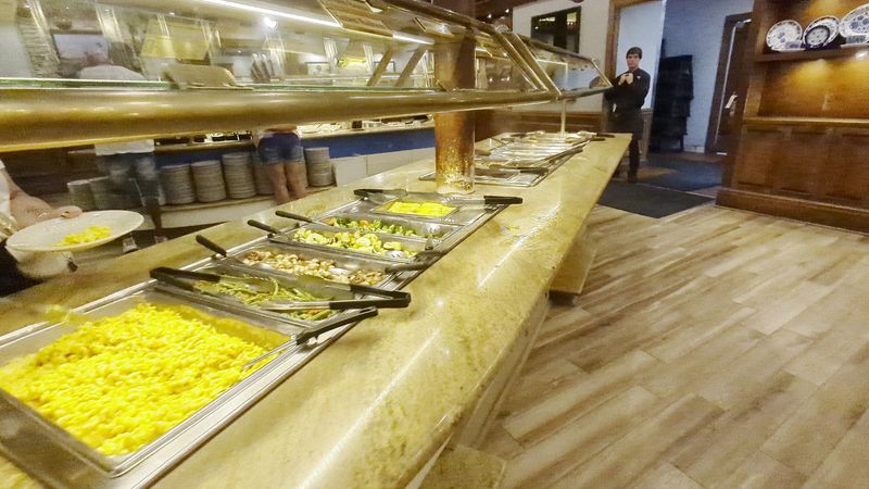 Why The Pacing Of This Meal Feels So Different From Other Restaurants