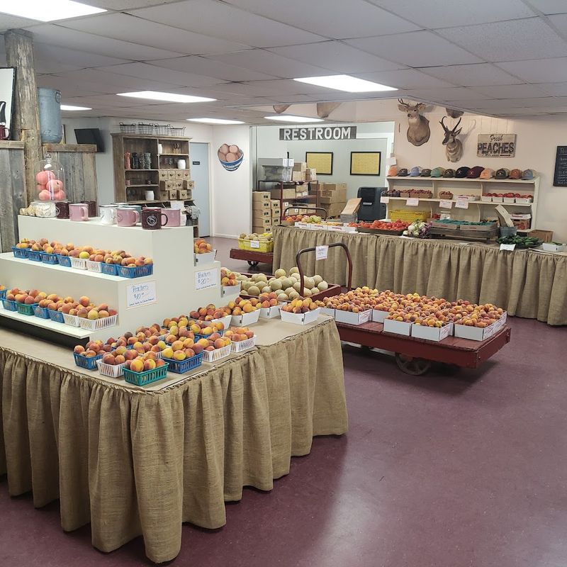 Peach Ice Cream That Stops People In Their Tracks