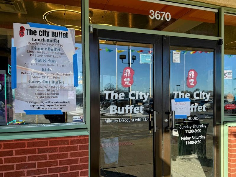 A Seafood Spread That Surprises Every First-Timer