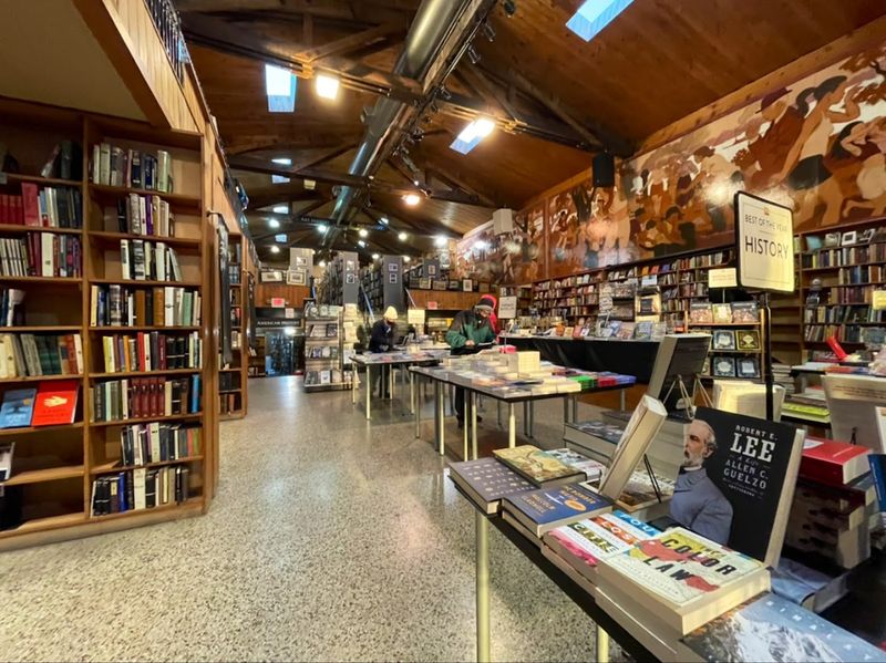 A Maze Of Books That Feels Endless