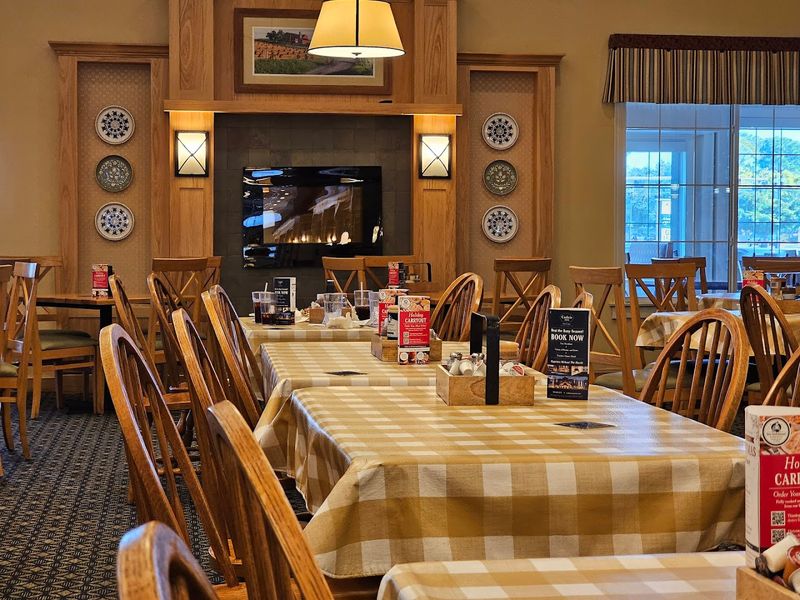 The Ambiance And Charm Of The Amish Dining Experience