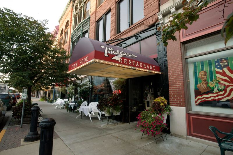 Dining And Entertainment Without Breaking The Bank