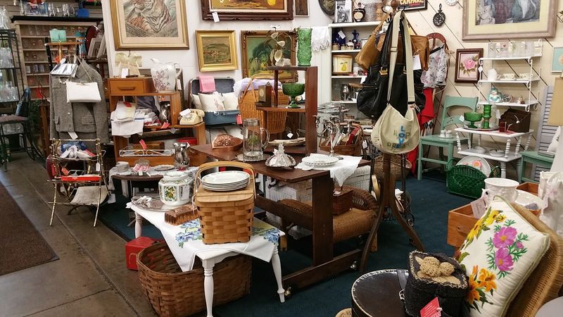 Riverside Centre Antique Mall