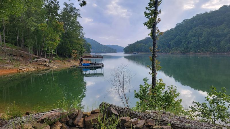 Why This Lake Deserves A Spot On Every Tennessee Bucket List
