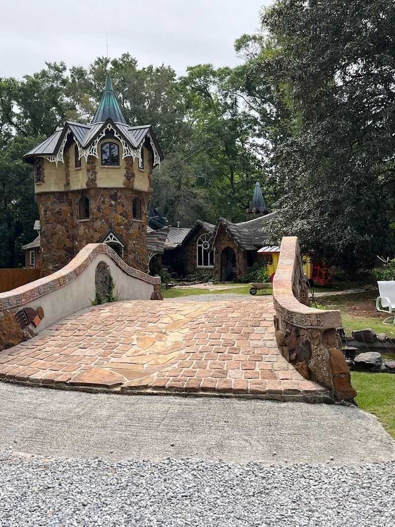 The Grounds Reward Slow Looking