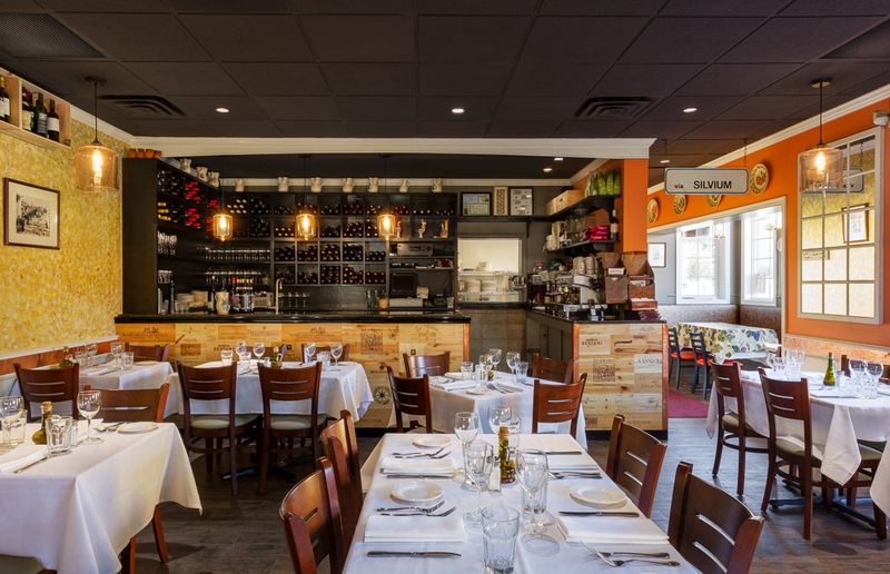 Inside The Cozy Dining Room That Feels Warm And Timeless