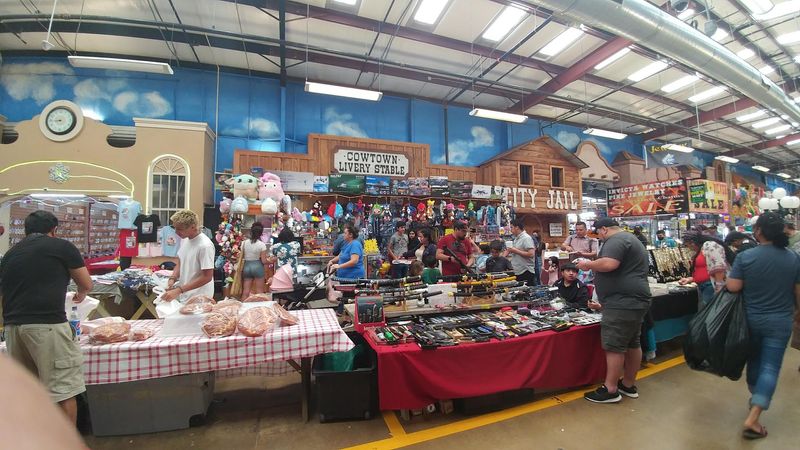 La Vaquita Flea Market 