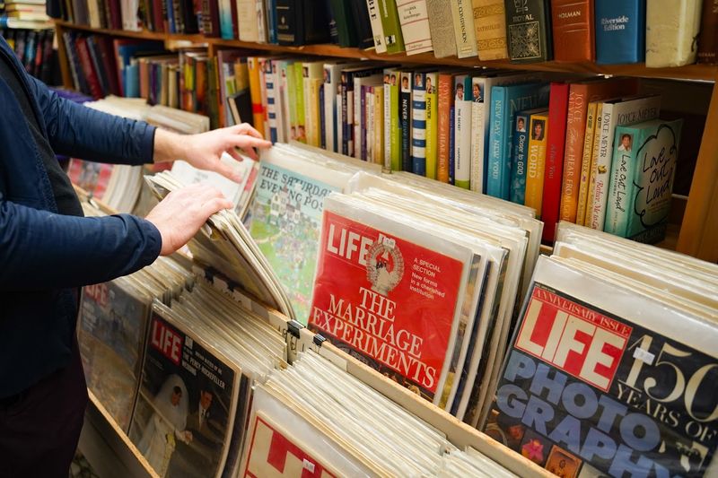 Hollywood And Pop Culture Books In Abundance