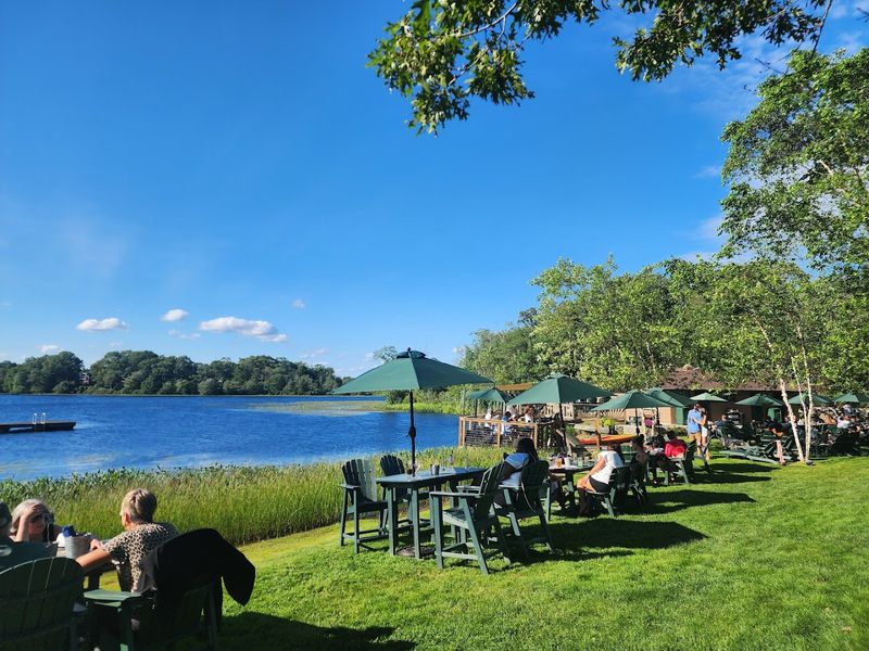 Lakeside Grounds That Make The Wait Feel Like Part Of The Fun