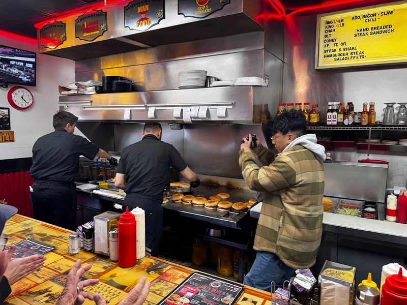 The Flat-Top Grill Is The Real Star Of The Show