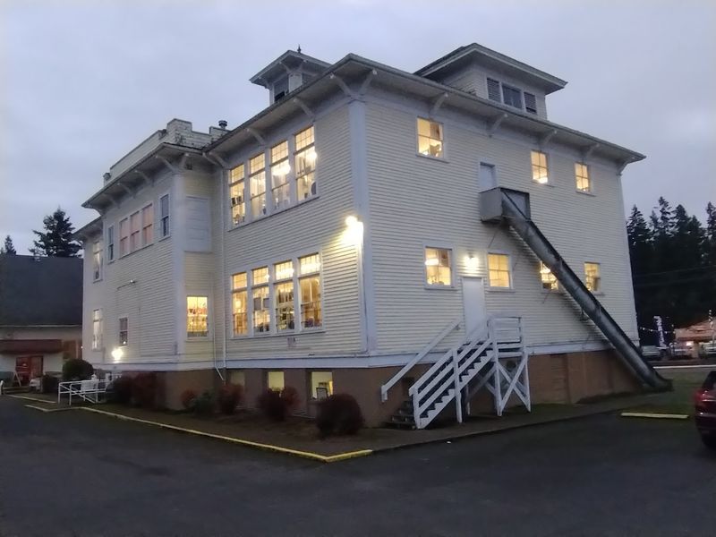 One Oregon Stop Antique Lovers Should Not Miss