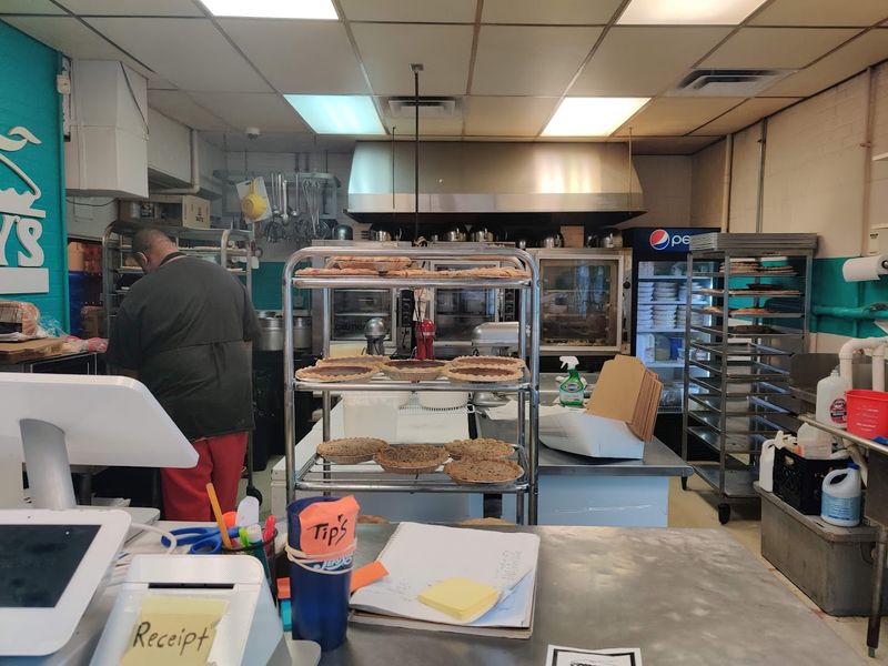 Why The Atmosphere Makes Every Bite Taste Better