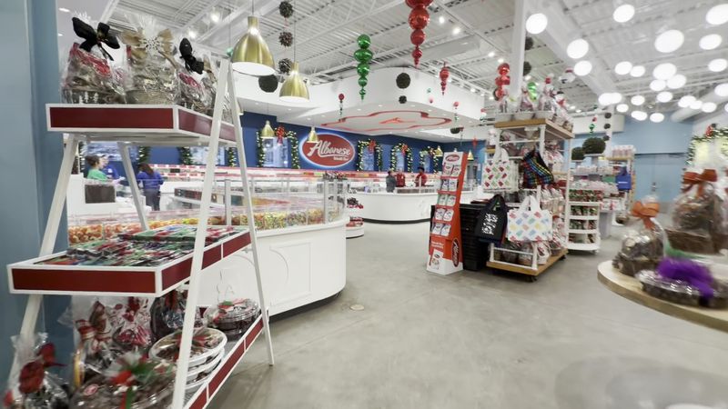 Seasonal Decorations And Holiday Themes