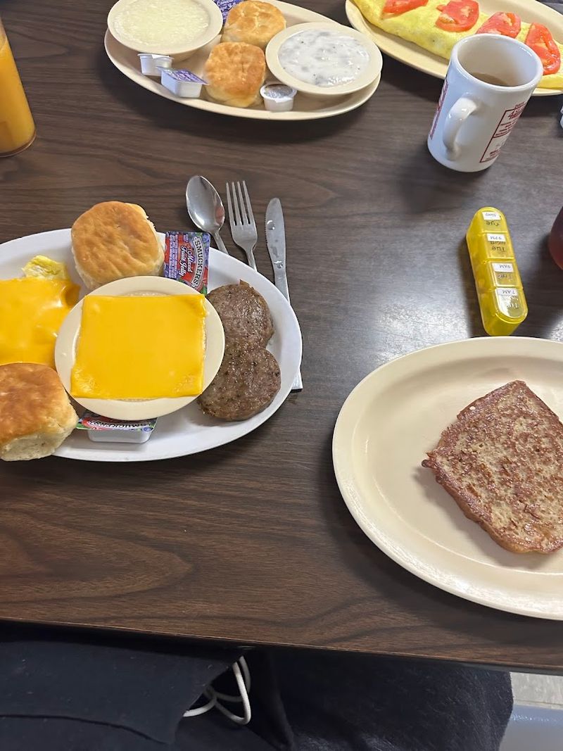 Biscuits And Gravy Done The Old-Fashioned Way