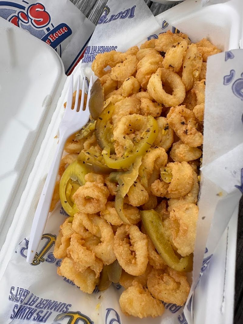 Fried Seafood Done Right At A Walk-Up Window