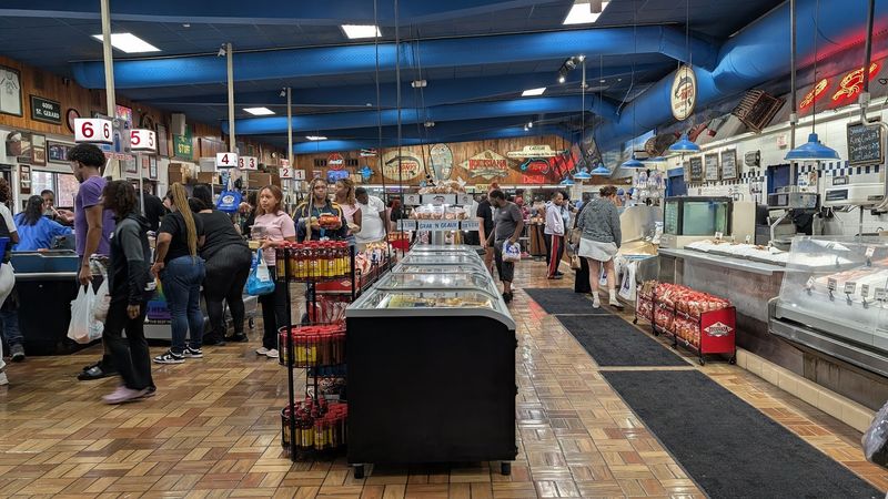 The Cafeteria-Style Setup That Makes Everything Easy