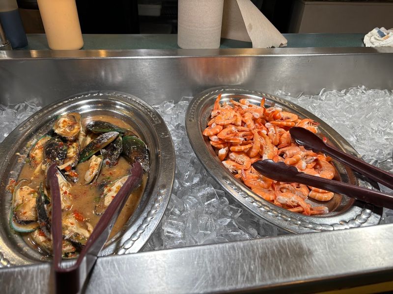 Why This Buffet Deserves A Spot On Every Connecticut Food List