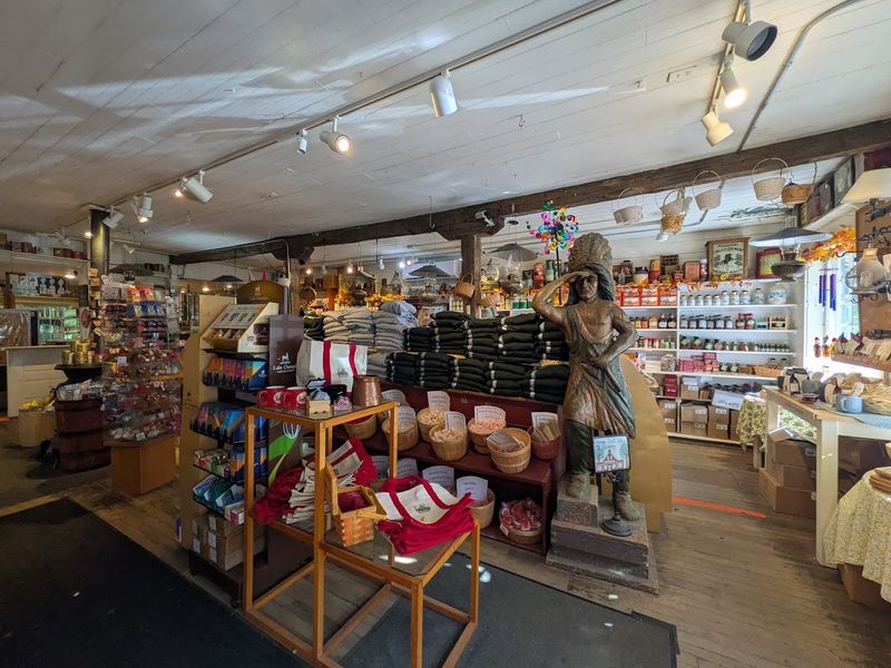 Apparel, Hats, And Wearable Vermont Souvenirs