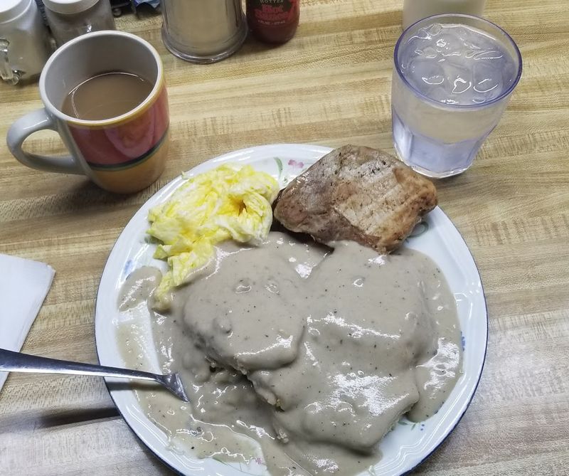 Lunch Specials That Keep The Regulars Coming Back