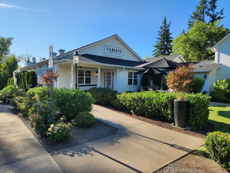 Why Aurora, Oregon Makes The Drive Feel Worth It