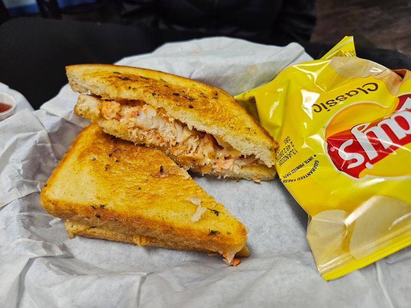 The Crab Melt That Earns Its Reputation