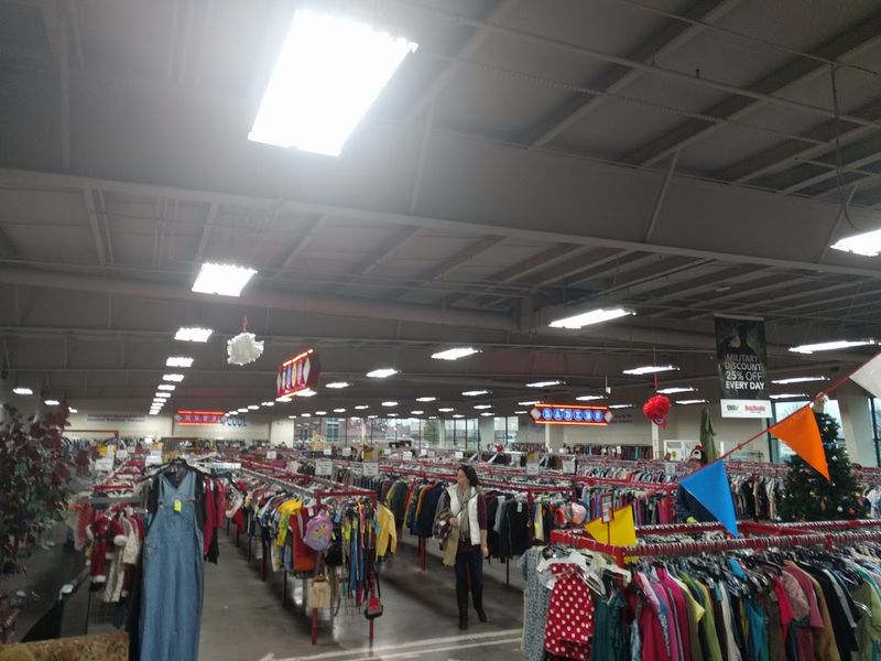 Jewelry And Accessories Aisle