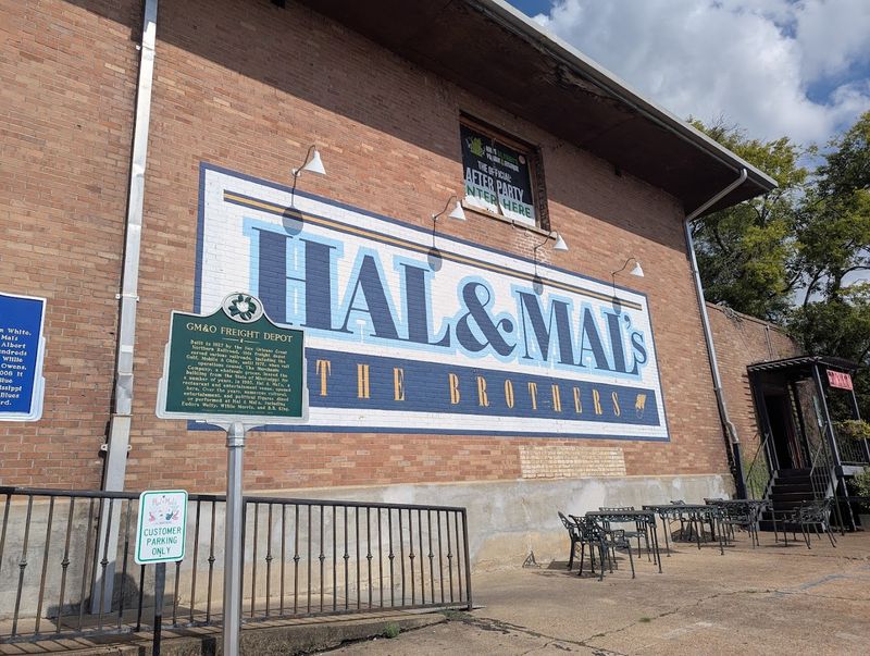 Hal & Mal's