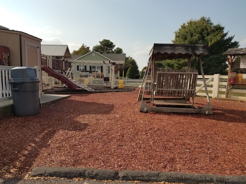 The Outdoor Petting Zoo That Makes This More Than A Bakery Stop
