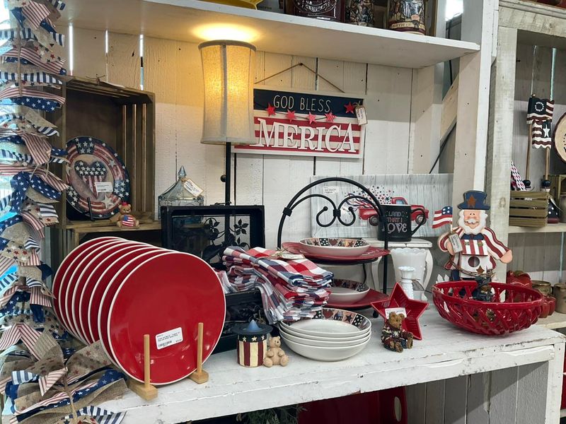 Why This Indiana Mall Deserves A Spot On Any Road Trip Route