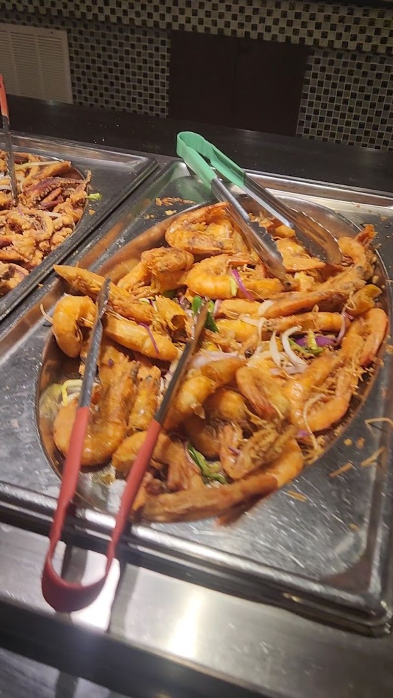 Jumbo Shrimp, Mussels, And More On The Hot Bar