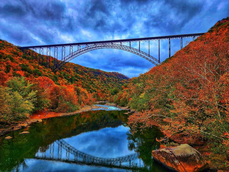 Fall Colors That Turn the Gorge Into A Living Painting