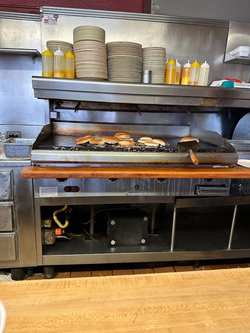 Service That Moves At Diner Speed