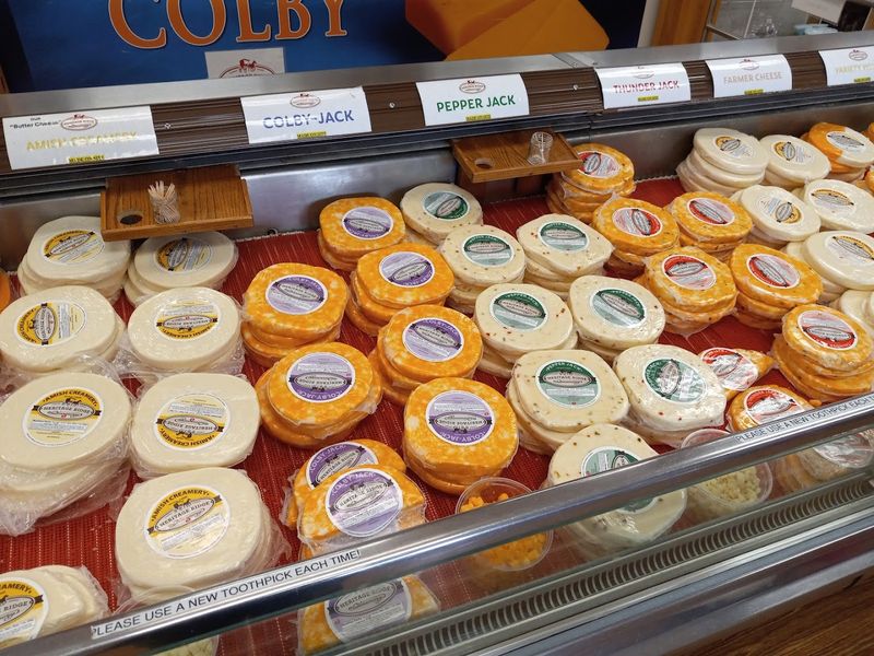 Why Indiana's Amish Country Is A Food Lover's Paradise