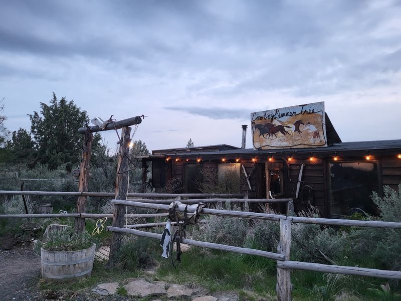 The Atmosphere That Keeps People Coming Back