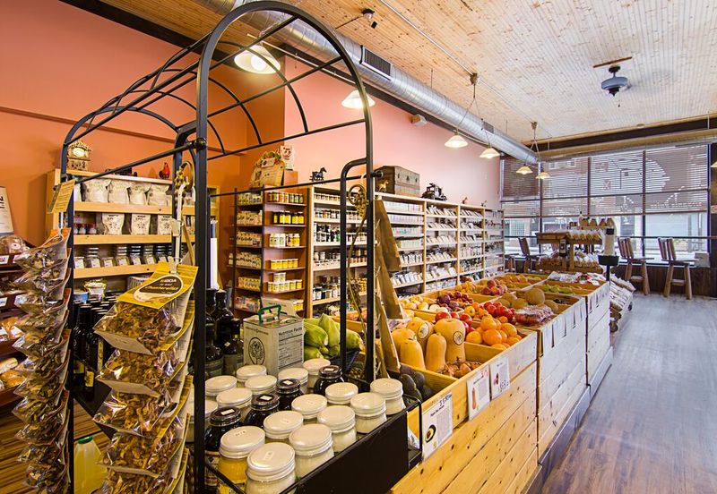 A Neighborhood Grocery That Earns Its Reputation
