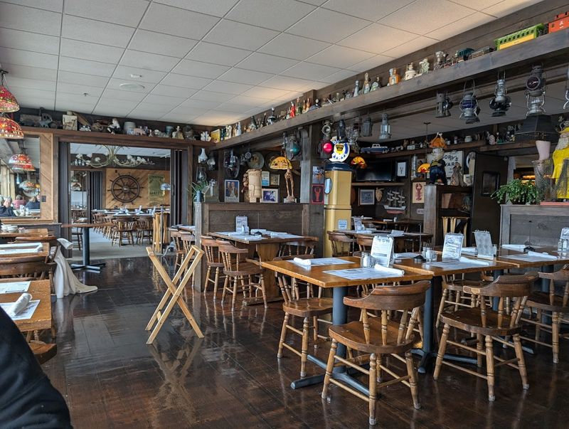 The Kitschy Interior That Charms Everyone