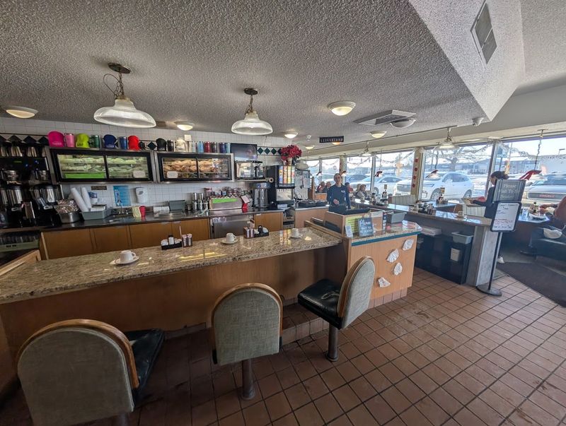 Service That Moves Fast Without Feeling Rushed