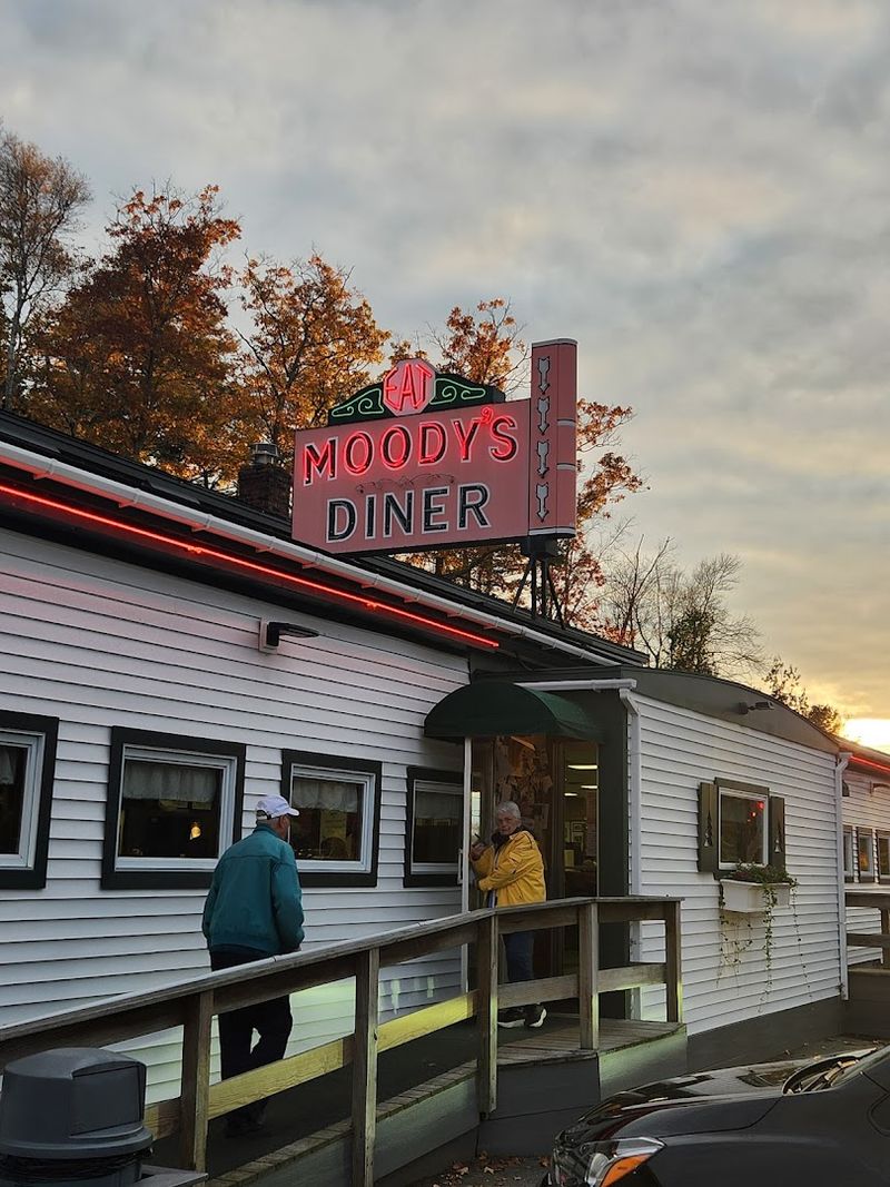 Counter Seating And The Rhythm Of A Real Diner