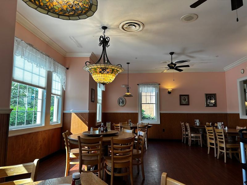 The Farmhouse Atmosphere That Sets The Mood