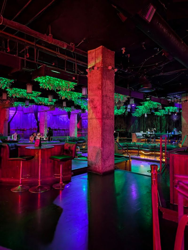 The Decor Details Worth Slowing Down To Notice