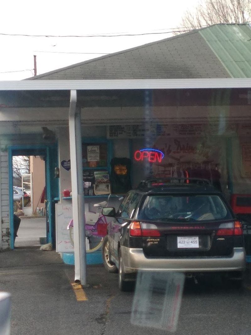 The Real Drive-In Experience That Still Exists Here