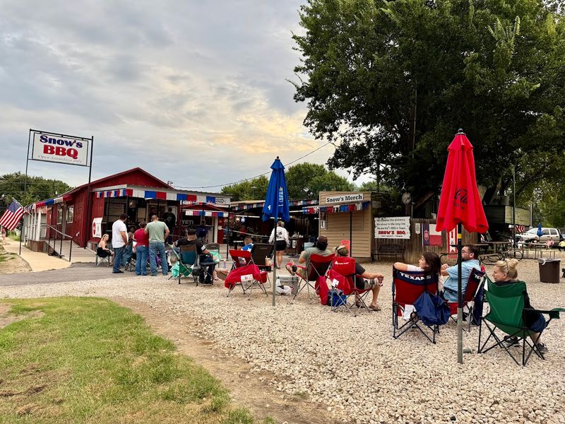 Why The Atmosphere Feels So Effortlessly Perfect