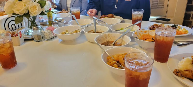 Sweet Tea And The Drinks That Complete The Meal