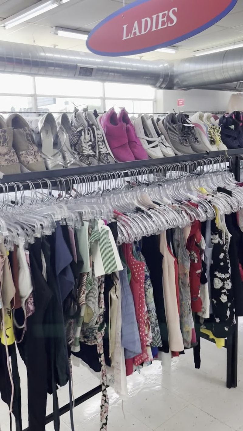 What To Know About The No-Fitting-Room Policy