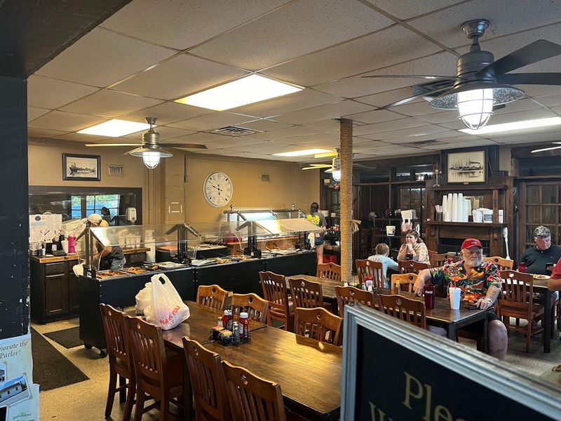 The Daily Lunch Buffet That Packs The Room By Noon