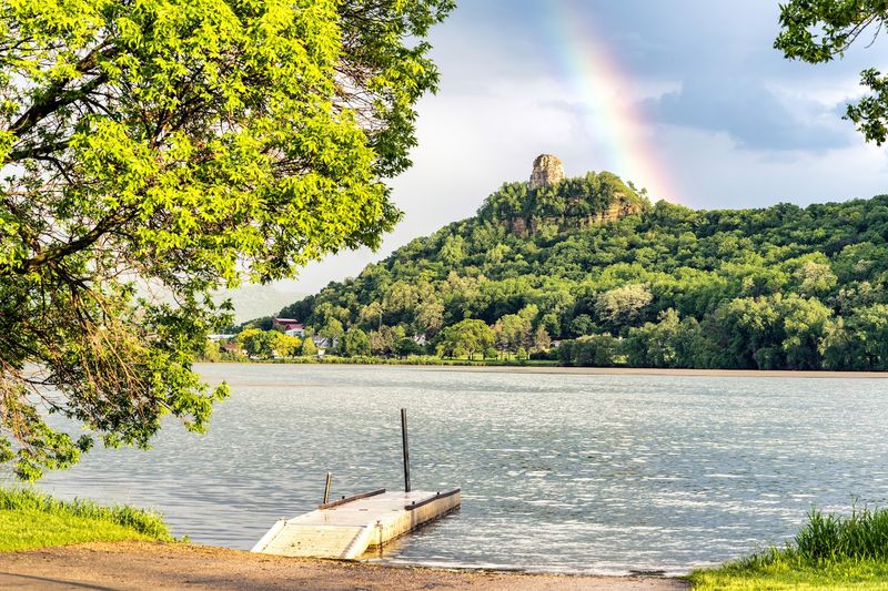 Sugar Loaf And The Bluff Country Setting