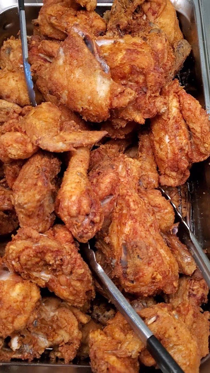 Broasted Chicken That Keeps People Coming Back