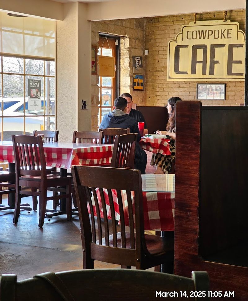 A Cafe With Country Roots And Comfortable Bones