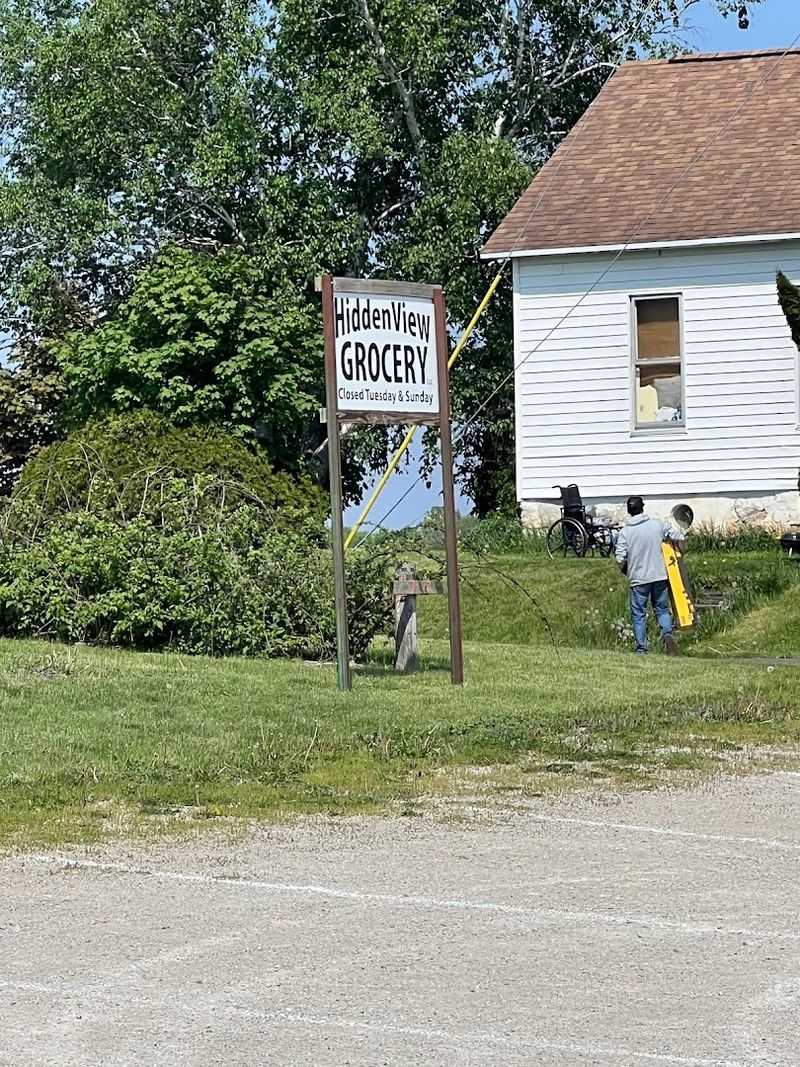 A Simple Storefront That Speaks Volumes